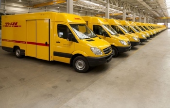 Paketzustellfahrzeuge der Deutschen Post DHL.-aufbauten-anhaenger-verteilerverkehr-nutzfahrzeuge-saxas