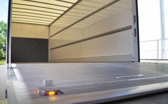 Oberflächenbeschaffenheit der Plywood-Außenwände am Kofferaufbau Typ MKD-M-aufbauten-anhaenger-verteilerverkehr-nutzfahrzeuge-saxas