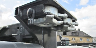 Twistlocks zur Verriegelung des Wechselbehälters am -Rahmen-aufbauten-anhaenger-verteilerverkehr-nutzfahrzeuge-saxas